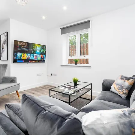 2 Bedroom - The Marsons Collection - New Luxury - Balcony - Secure Parking