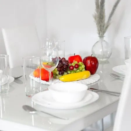 Apartment 2 Bedroom - The Marsons Collection - New Luxury - Balcony - Secure Parking Birmingham