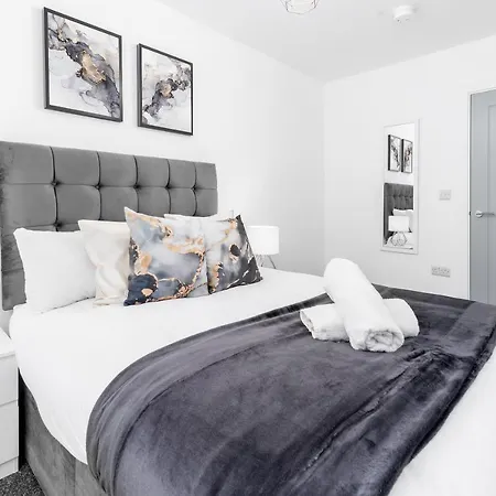 2 Bedroom - The Marsons Collection - New Luxury - Balcony - Secure Parking Apartament Birmingham